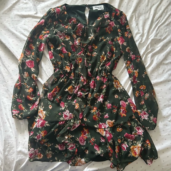 Trixxi Dresses & Skirts - Trixxi green & pink floral dress, fit-and-flare, sheer sleeve, v neck, size XS/S